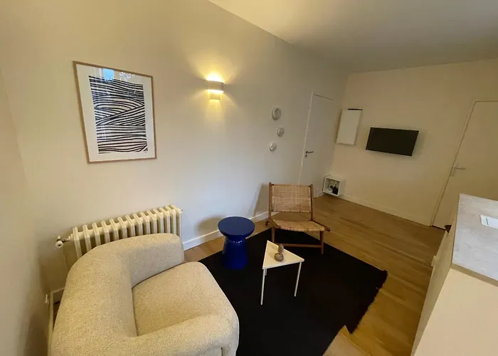 Ajania, Appt Avec Parking Et Petit Jardin Prive