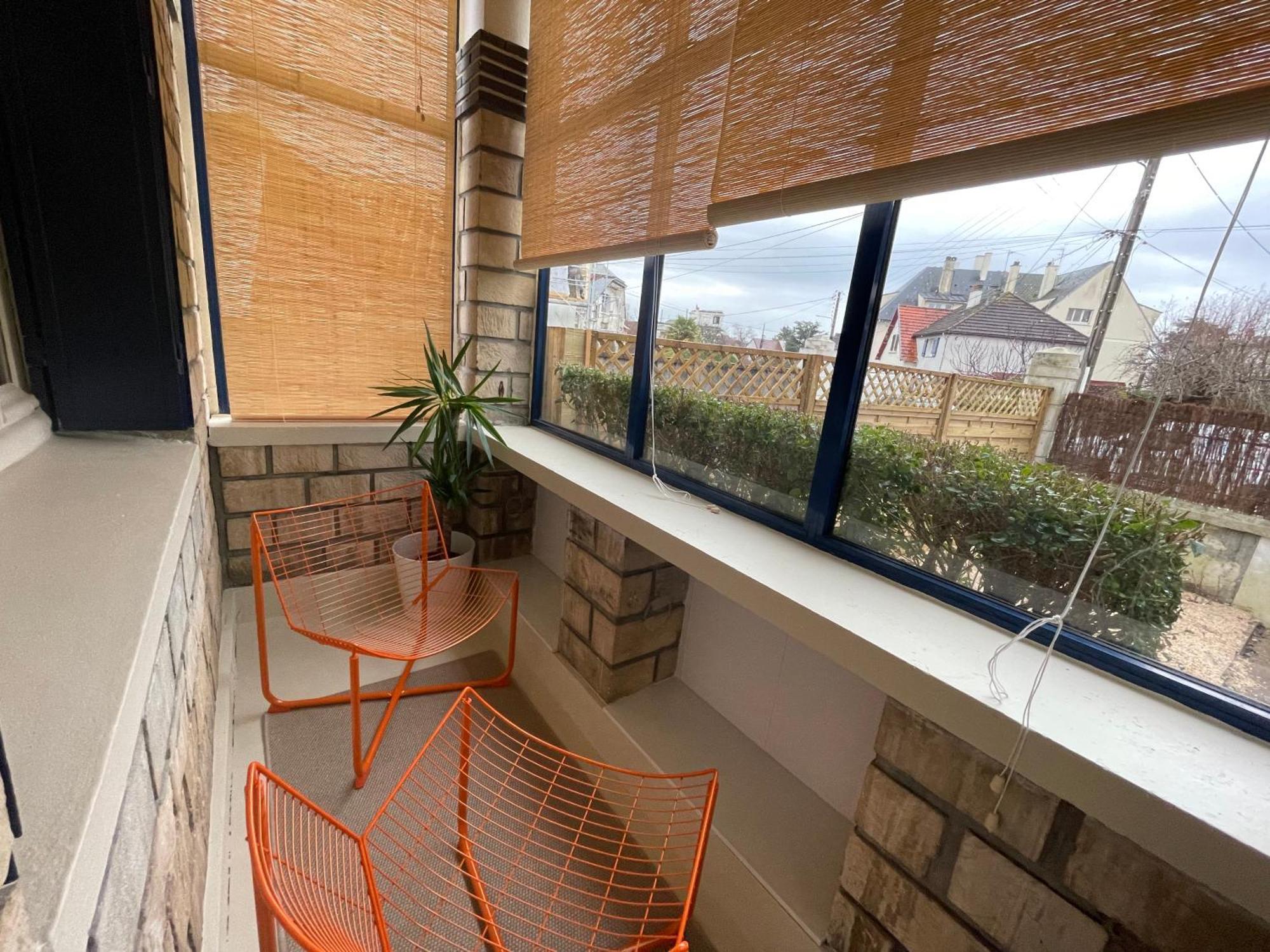 Ajania, Appt Avec Parking Et Petit Jardin Prive Caen