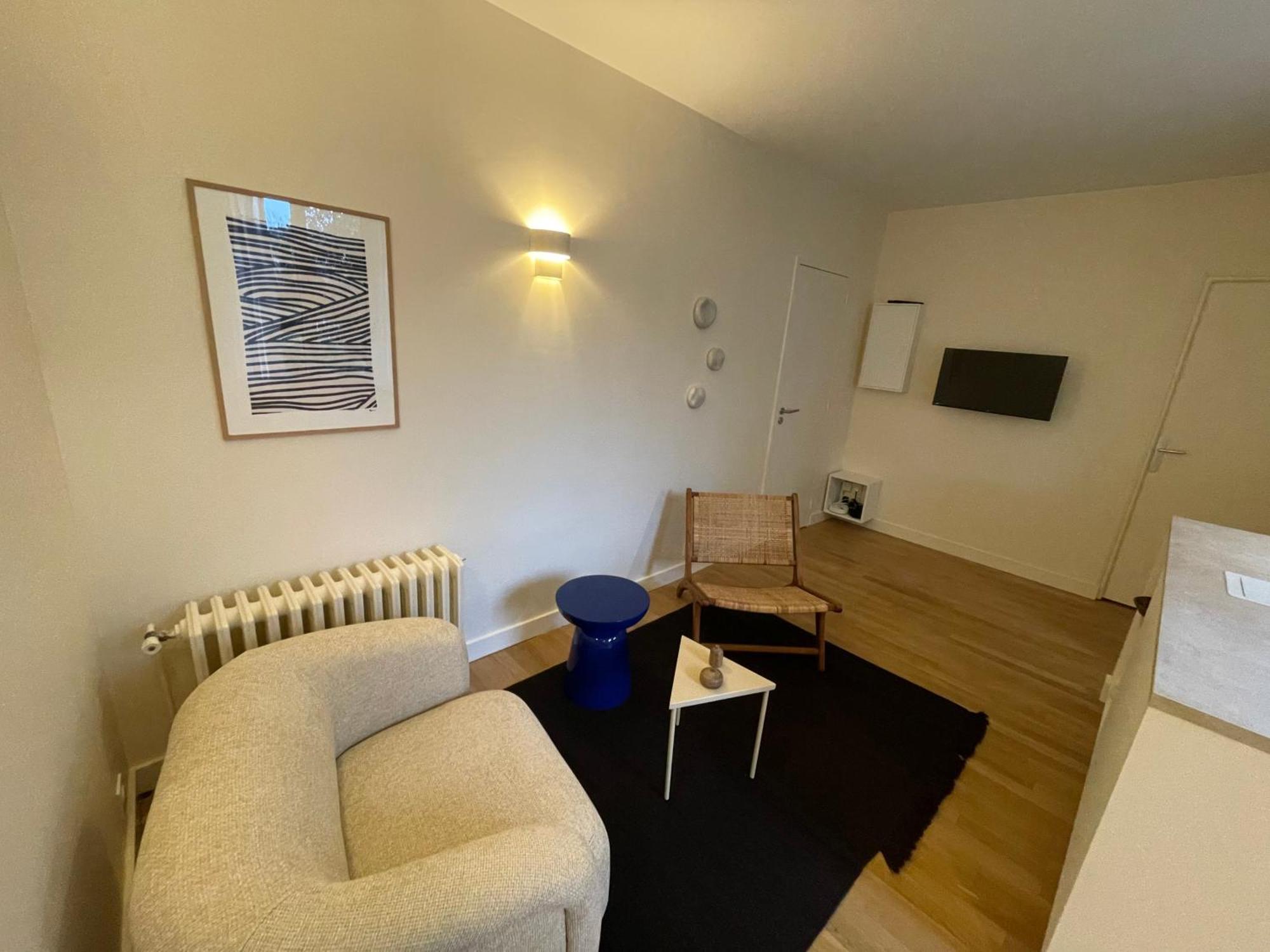 Ajania, Appt Avec Parking Et Petit Jardin Prive Caen
